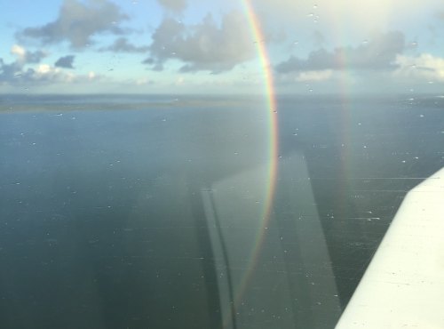 … wechselt sich mit weiteren Regenbögen und Schauern ab